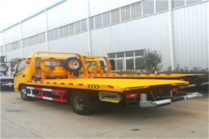 浚县附近拖车救援搭电